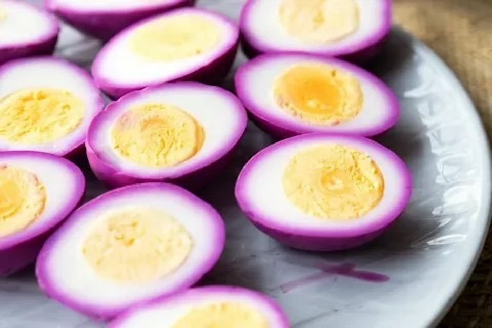 Huevos encurtidos en remolacha para diabéticos